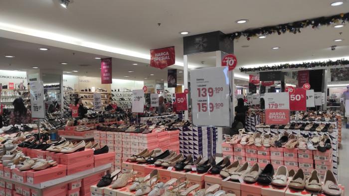 PROMO AKHIR TAHUN -- Foto sepatu-sepatu di Matahari Citimall Gorontalo. Simak promo menarik akhir tahun 2025.