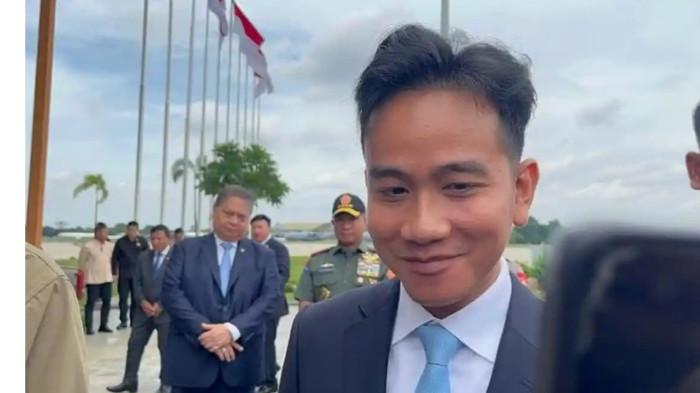 Gibran Rakabuming Raka di Pangkalan Udara Halim Perdanakusuma, Jakarta, Selasa, (17/12/2024).