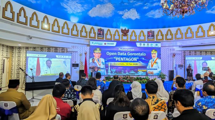 PENTAGON -- Gubernur Gorontalo, Gusnar Ismail saat berpidato dalam cara peluncurkan Open Data Gorontalo “Pentagon” di Ruang Dulohupa Kantor Gubernur Gorontalo, Senin (18/5/2026).
