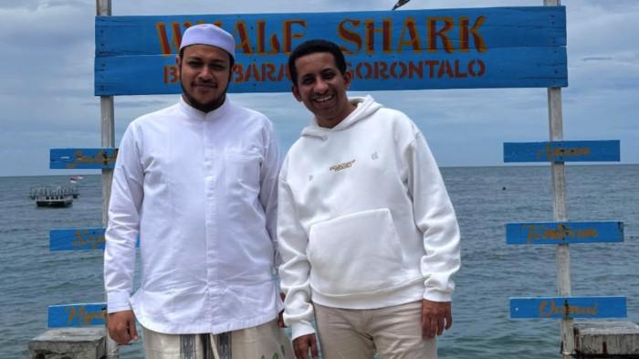 HABIB JAFAR -- Husein bin Ja’far Al Hadar datang ke Destinasi Wisata Hiu Paus Botubarani, Kecamatan Kabila Bone, Kabupaten Bone Bolango, Provinsi Gorontalo, Kamis (18/9/2025).