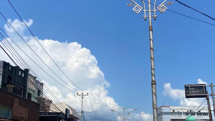 Hampir seluruh wilayah Gorontalo diprediksi berawan hingga hujan ringan sepanjang hari.