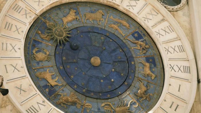 HOROSKOP ZODIAK - Ilustrasi zodiak. Cek ramalan untuk zodiak Cancer, Leo, dan Virgo besok, Jumat (12/12/2025).