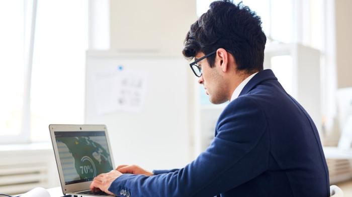 Ilustrasi petugas IT. PT Djarum membuka rekrutmen