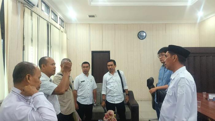 Kabag Perekonomian, Kadis Koperasi dan UMKM seusai rapat