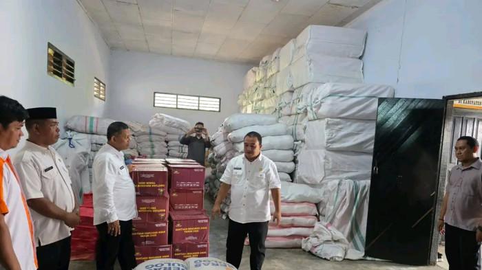 WFH DI GORONTALO -- Kadis Sosial dan Dukcapil Provinsi Gorontalo, Reflin Buata, Jumat (10/4/2026). Reflin menjelaskan dinas tetap WFA tapi monitoring lapangan tetap berjalan.