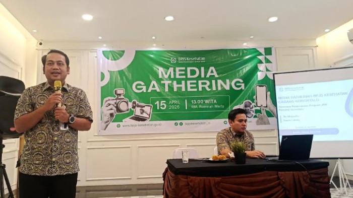 Kepala BPJS Kesehatan Cabang Gorontalo, Tri Mayudin saat diwawancarai wartawwan