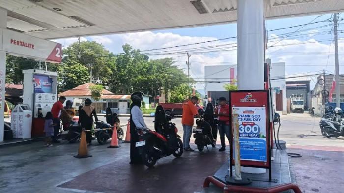 KENAIKAN HARGA BBM -- Kondisi antrean di SPBU Kota Gorontalo, Senin (20/4/2026). Dexlite sepi peminat.