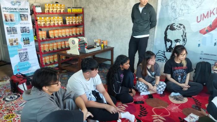 Mahasiswa dari Singapore Polytechnic