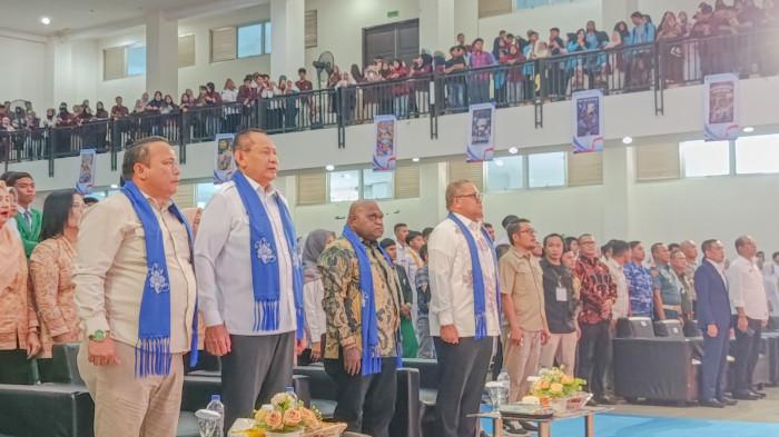 MENTERI DI GORONTALO --Menteri Hak Asasi Manusia (HAM) RI, Natalius Pigai, menghadiri kegiatan penguatan kapasitas HAM bagi masyarakat di Provinsi Gorontalo yang dipusatkan di Universitas Negeri Gorontalo (UNG), Rabu (1/4/2026).