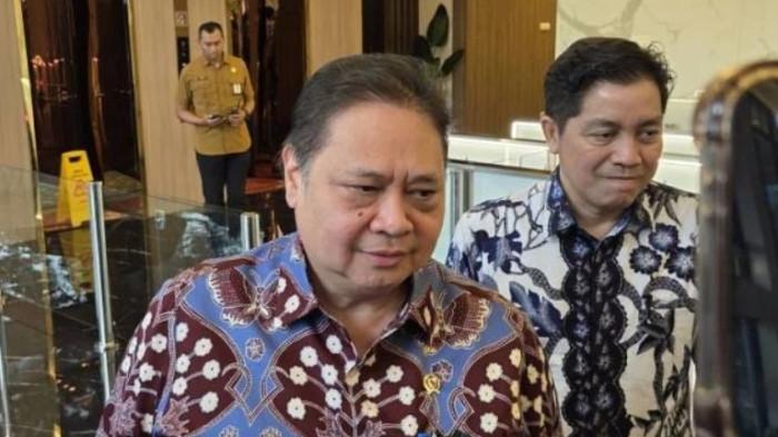 BONUS HARI RAYA -- Menteri Koordinator Bidang Perekonomian Airlangga Hartarto saat ditemui di kantornya, Jakarta, Senin (2/3/2026). (Sumber: ANTARA/Bayu Saputra)