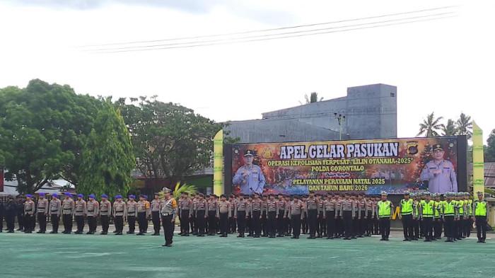 OPS LILIN OTANAHA -- Apel gelar pasukan Lilin Otanaha 2025, di halaman Mapolda Gorontalo, Jumat (19/12/2025).