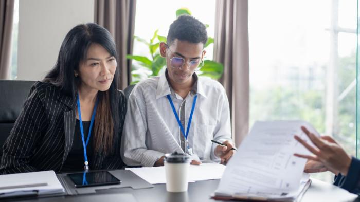 LOKER 2026 - Ilustrasi - PAMA membuka lowongan bidang hukum melalui jalur profesional dan Fresh Graduate Development Program (FGDP). Daftar Sekarang!