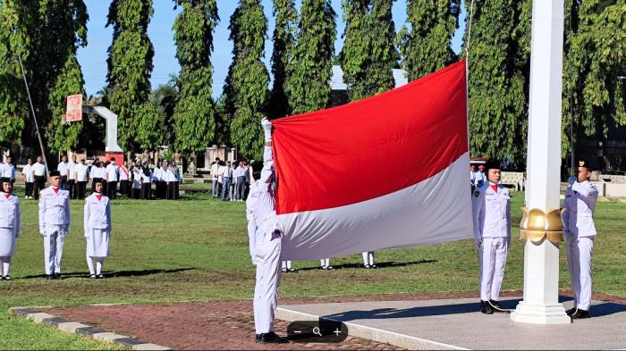 PEMBUKAAN -- Sejumlah Polri-Tni, Asn dan para pelajar menjadi peserta apel pagi