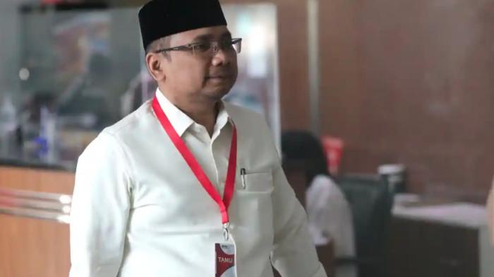 PEMERIKSAAN YAQUT CHOLIL - Mantan Menteri Agama 2020-2024 Yaqut Cholil Qoumas tiba untuk menjalani pemeriksaan di Gedung KPK, Jakarta, Senin (1/9/2025). Yaqut Cholil Qoumas kembali diperiksa KPK terkait penyelidikan dugaan korupsi pembagian kuota tambahan haji pada penyelenggaraan haji 2024. TRIBUNNEWS/IRWAN RISMAWAN