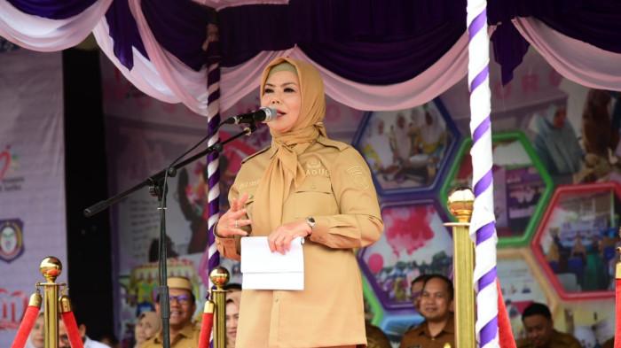PEMPROV GORONTALO -- Wakil Gubernur Gorontalo Idah Syahidah Rusli Habibie saat memberikan sambutan pada Apel Perdana Awal Tahun 2026 yang diikuti seluruh Aparatur Sipil Negara (ASN) dan Pegawai Pemerintah dengan Perjanjian Kerja (PPPK) di lingkungan Pemerintah Provinsi Gorontalo, Senin (5/1/2026). Foto – Nova Diskominfotik.