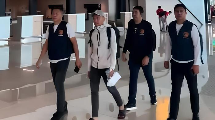 PENANGKAPAN -- Tersangka dugaan korupsi proyek Jl Nani Wartabone, Kota Gorontalo, diringkas.