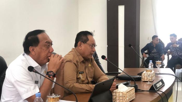 PENAS -- Gubernur Gorontalo, Gusnar Ismail dan Muljady D Mario sebagai. Kepala Dinas Ketahanan Pangan, Tanaman Pangan dan Hortikultura Provinsi Gorontalo.