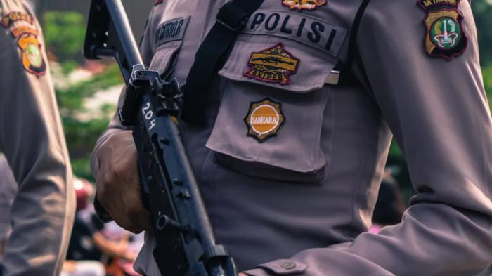 PENGANIAYAAN -- Seorang polisi Gorontalo kembali bikin heboh. Kali ini kasusnya melakukan penganiayaan.