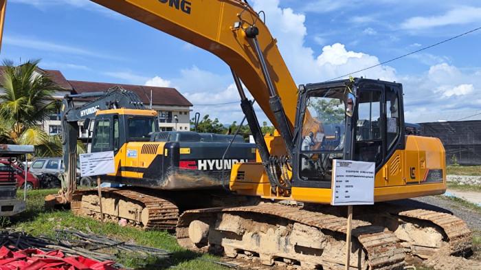 PETI -- Ekskavator atau alat berat yang disita Polres Pohuwato dari sejumlah lokasi hutan.