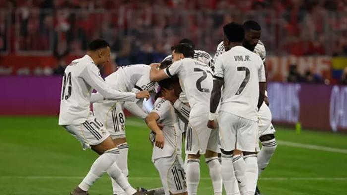 Para pemain Real Madrid merasakan gol Arda Güler.