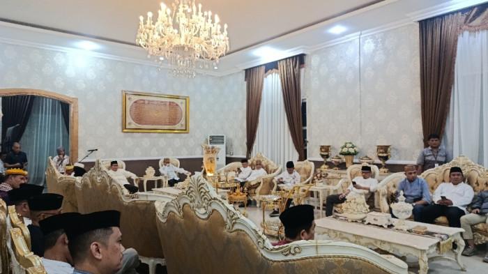 TRADISI TONGGEYAMO — Pelaksanaan Tonggeyamo di Rudis Wali Kota Gorontalo, Idulfitri 1447 H Jatuh 21 Maret 2026. (Sumber: TribunGorontalo.com/Jefry Potabuga)