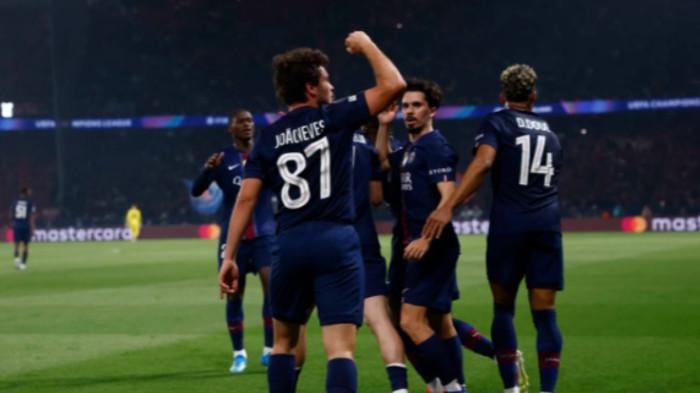 Pemain PSG merayakan gol ke gawang Bayern Munich