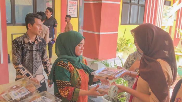 Pembagian MBG di SMK Tridharma Gorontalo