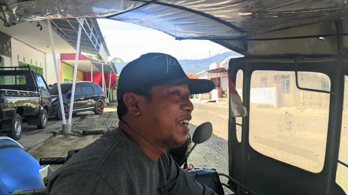 Pengemudi bentor keluhkan kondisi Jalan Rambutan 990000888