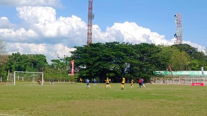 Pertandingan sepak bola Wali Kota Cup berlangsung ddddd