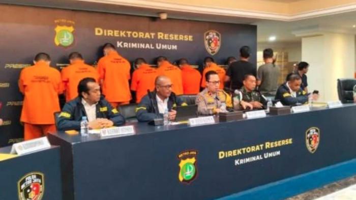 Polda Metro Jaya menggelar jumpa pers kasus penculikan dan pembunuhan kepala cabang BRI, Mohamad Ilham Pradipta (MIP), di Jakarta, Selasa (16/9/2025). Dua tersangka merupakan anggota TNI AD. (Sumber: KOMPAS.com/BAHARUDIN AL FARISI.)