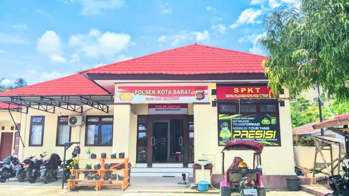 KEMASUKAN MALING -- Polsek Kota Barat, Kelurahan Piloloda, Kecamatan Kota Barat, Kota Gorontalo, Provinsi Gorontalo. Rahman Hasan kehilangan uang puluhan juta akibat rumahnya dibobol maling.