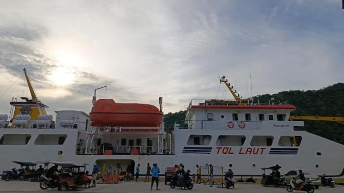 JADWAL KAPAL -- Potret kapal KM Tilongkabila bersandar di Pelabuhan PELNI Gorontalo, Kamis (14/5/2026). (Sumber: TribunGorontalo.com/Jefri Potabuga)