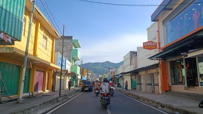 KOTA TUA -- Potret kawasan Kota Tua di Kecamatan Kota Selatan, Kota Gorontalo, Sabtu sore (17/1/2026). Sejumlah warga berkomentar mengenai wajah baru Kota Tua. (Sumber foto: TribunGorontalo.com/Jefri Potabuga)