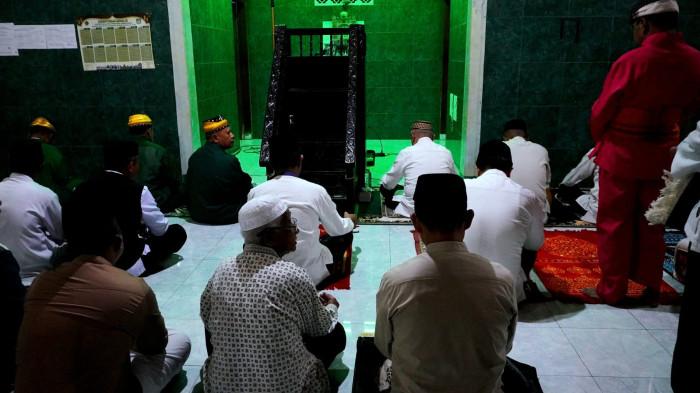 SALAT TARAWIH -- Potret salat berjamaah di Desa Luwo'o, Kabupaten Gorontalo. Simak hukum salat tarawih menurut penjelasan ulama.