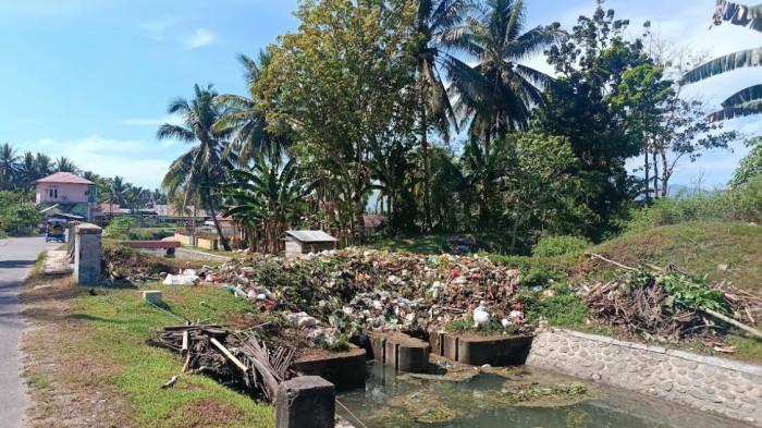 SAMPAH--Potret sampah di Bulotalangi Timur Kecamatan Bulango Timur Ka