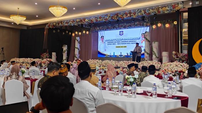 SETAHUN -- Dalam memimpin setahun Provinsi Gorontalo, Gusnar Ismail