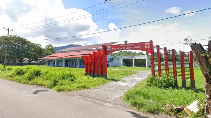 STADION -- Gerbang masuk Stadion Boalemo di Desa Piloliyanga, Kecamatan Tilamuta, Kabupaten Boalemo, Gorontalo. Sebelumnya pada 2023 stadion ini diresmikan oleh Menpora, Zainuddin Amali.