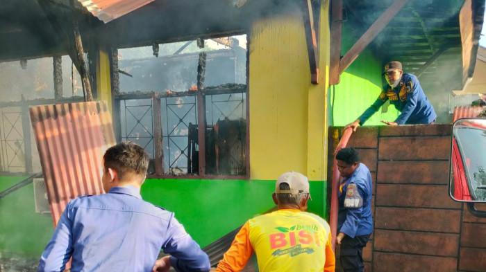 KEBAKARAN--Satu unit bangunan sekolah di SMP Negeri 1 Batudaa, Desa Pilobuhuta, Kecamatan Batudaa, Kabupaten Gorontalo, Provinsi Gorontalo Jumat (6/3/2026) pagi