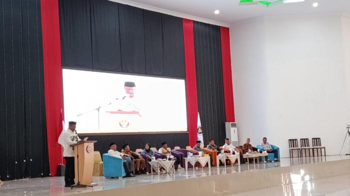 HAJI - Sekretaris Provinsi Gorontalo, Sofian Ibrahim melepas keberangkatan 218 Jemaah calon Haji Kloter 30 UPG di Asrama Haji Gorontalo, pada Selasa (12/5/2026) pagi.