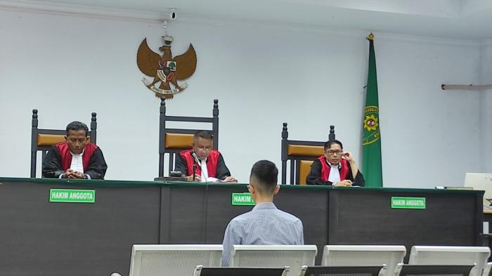 KORUPSI -- Suasana sidang putusan kasus korupsi revitalisasi kawasan Kota Tua Gorontalo (pusat perdagangan), Kota Gorontalo, Senin (24/11/2025). Terdakwa Divonis 5 tahun dan denda Rp 200 juta.