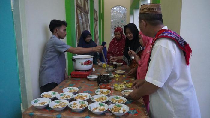 JADWAL IMSAKIYAH — Suasana masyarakat Kelurahan Hepuhulawa di Masjid An-Nur. Simak jadwal imsakiyah Gorontalo untuk 7 Ramadan 1447H.