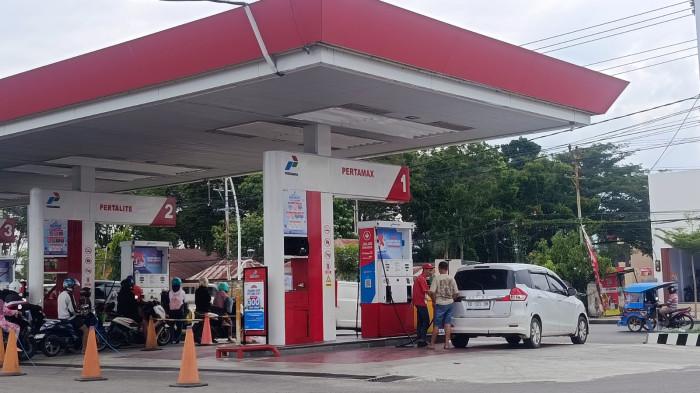 SPBU-- Suasana di SPBU Andalas Kota Gorontalo, Provinsi Gorontalo pada Sabtu (18/4/2026) setelah pengumuman kenaikan harga 3 jenis BBM non subsidi