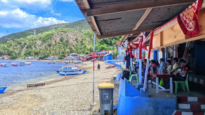 RUKYATULHILAL -- Suasana Objek Wisata Hiu Paus, Desa Botubarani, Kecamatan Kabila Bone, Kabupaten Bone Bolango, Provinsi Gorontalo, Kamis (19/3/2026). 