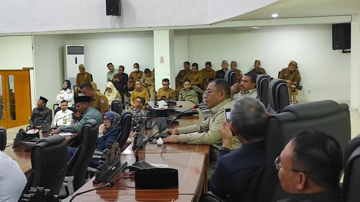 POLEMIK EMAS -- Suasana rapat paripurna di gedung DPRD Provinsi Gorontalo pada Senin (9/3/2026). DPRD menanggapi serius polemik jual beli emas hasil tambang.