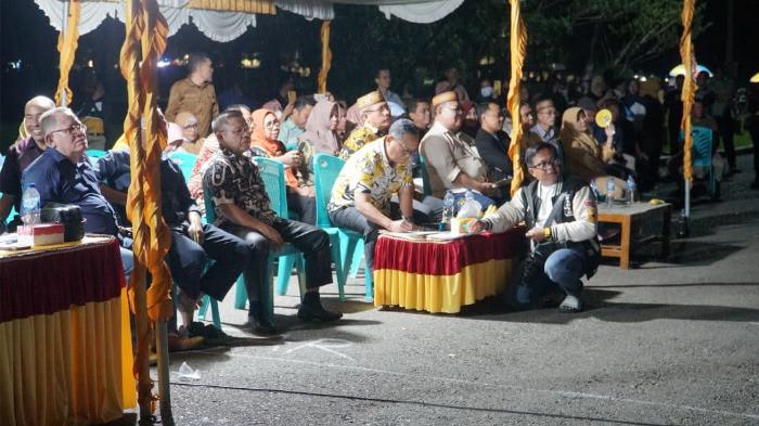 Suasana saat Bupati Gorontalo Utara Thariq Modanggu award 9990