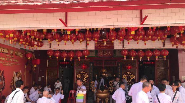 Suasana sembahyang Caw Kong Kong di Kelenteng Tulus Harapan Kita ffff