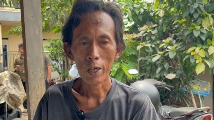 BERITA VIRAL - Suderajat, penjual es gabus yang sempat dituding menggunakan bahan spons, di Rawa Panjang, Kabupaten Bogor, Selasa (27/1/2026) - Kronologi lengkap penjual es gabus yang sempat dituding menggunakan bahan spons