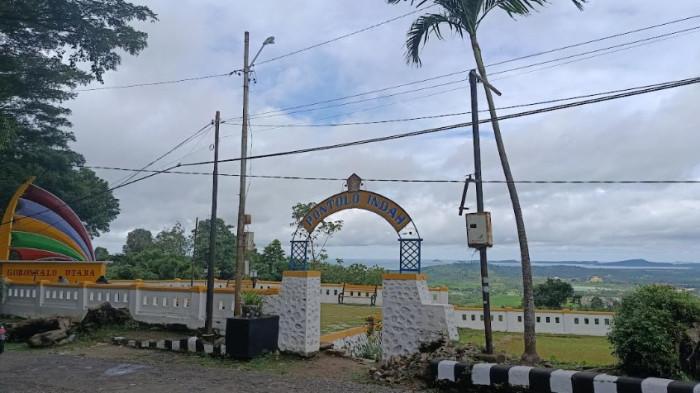 OBJEK WISATA - Taman wisata Pontolo Indah di Kecamatan Kwandang, Kabupaten Gorontalo Utara, Provinsi Gorontalo menawarkan pesona pemandangan laut dan Ibu Kota Kwandang.