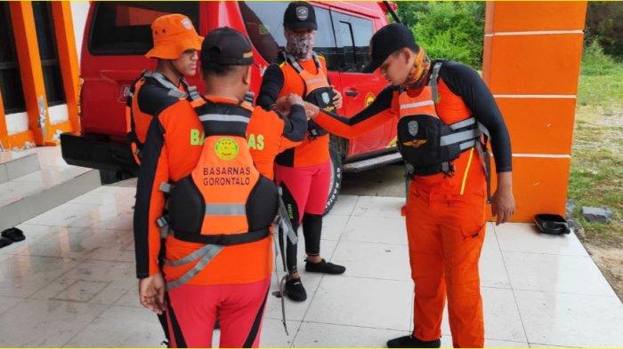 Mesin Perahu Mati, 3 Warga Paguat Gorontalo Terseret Ombak hingga Perairan Boalemo