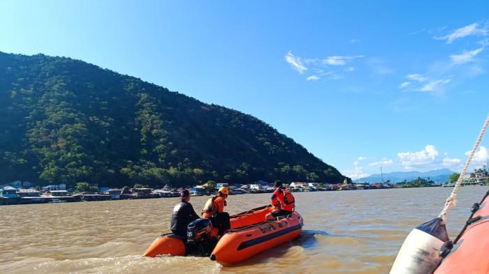 Tim SAR meluaskan area pencarian hingga tiga kilometer dari lokasi terakhir untuk mencari Awal